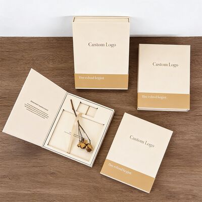 맞춤형 로고 패션 EVA 하드 보드지 마그네틱 선물 포장 상자 (스포츠 카드용)