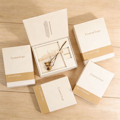 맞춤형 로고 패션 EVA 하드 보드지 마그네틱 선물 포장 상자 (스포츠 카드용)